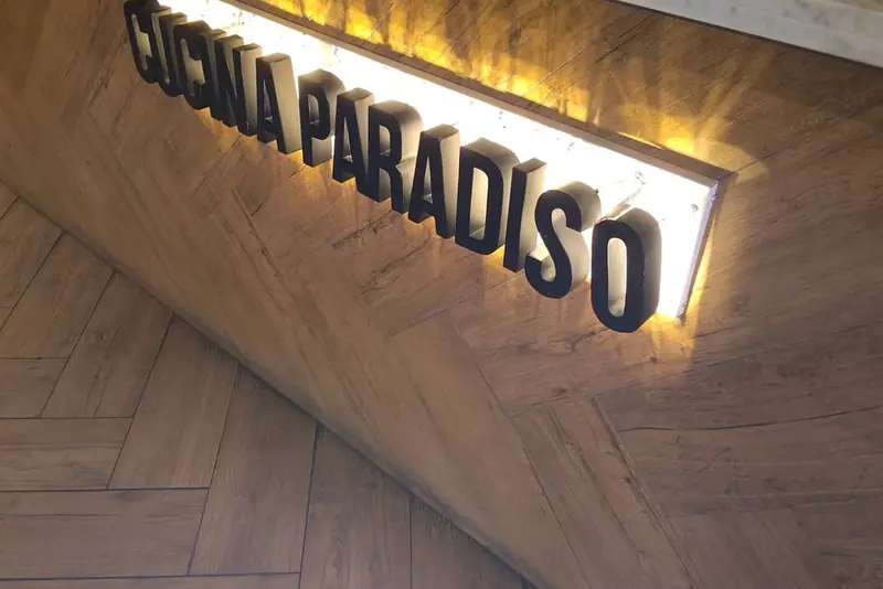 Cámara Comercial — resultado final