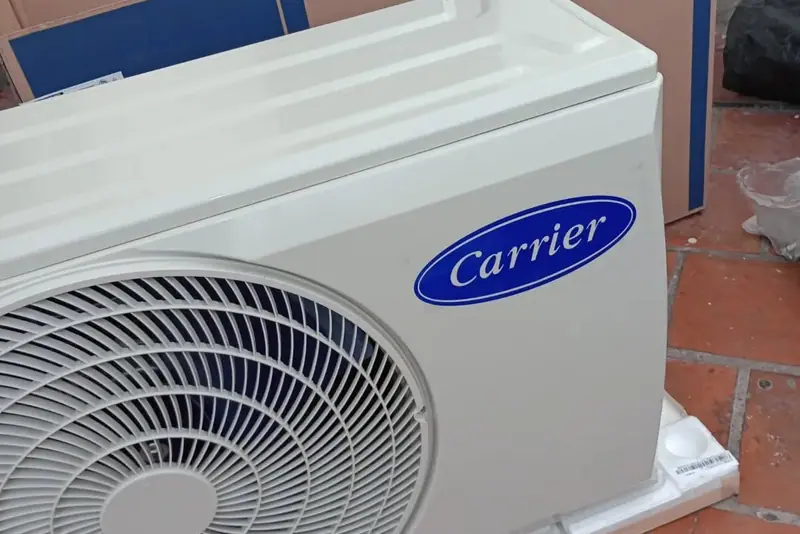 Carrier 3000 Frigorías — cañería prolija